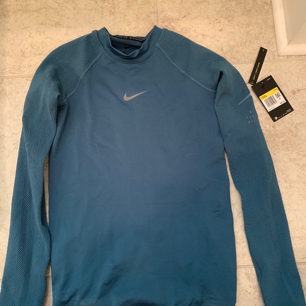 Nike Women’s Running Division Knit Top-Slim Fit